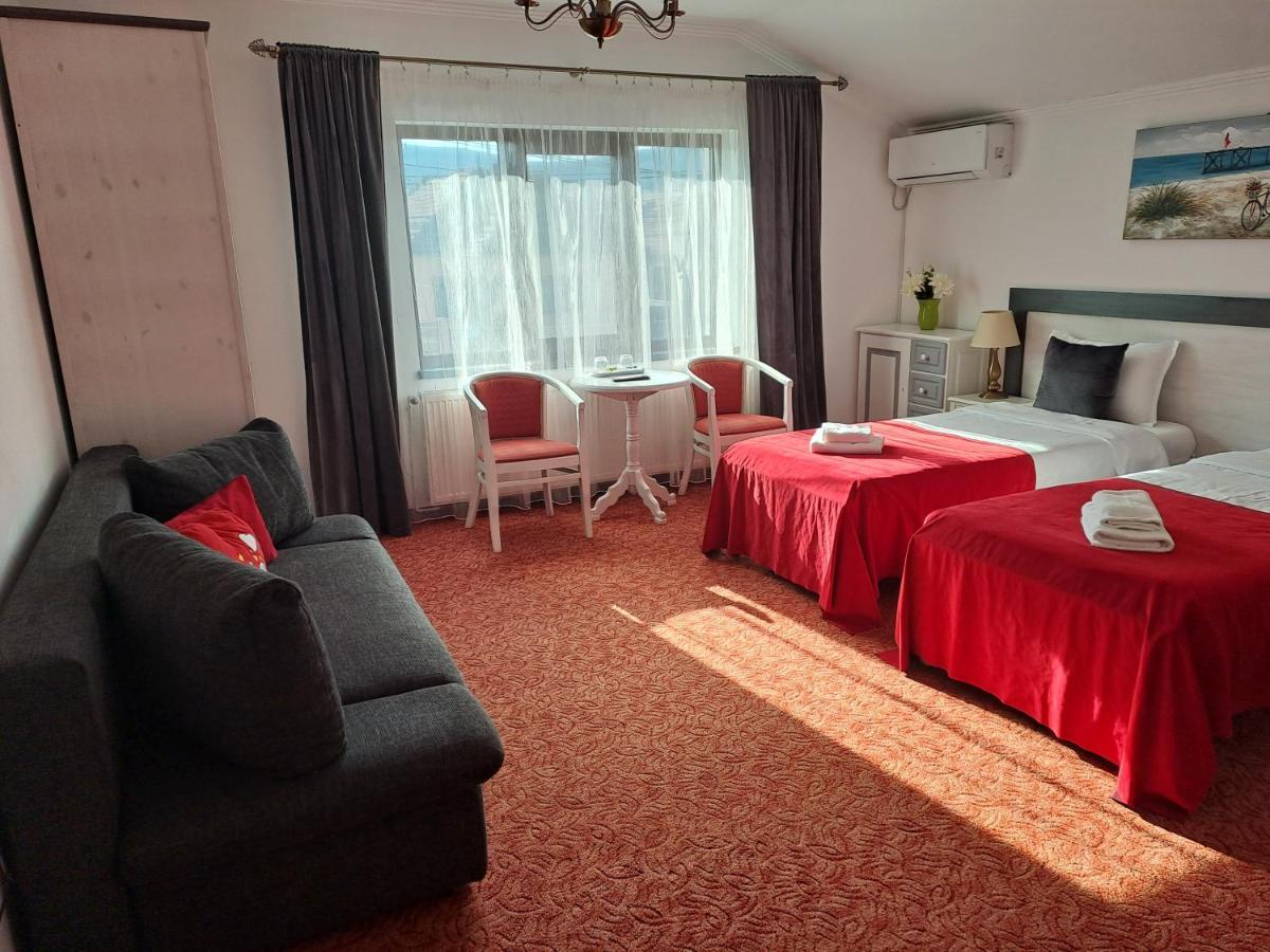Alexander House Hotell Deva Exteriör bild